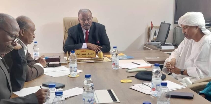 وزير الزراعة والغابات يترأس اجتماعاً موسعاً حول قضايا الصمغ العربي

بورتسودان 5-