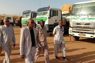 والي الخرطوم يتسلم قافلة مساعدات إنسانية من مفوضية العون الإنساني ويشيد بالدعم ا