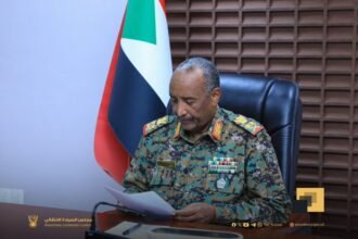 برئاسة الفريق أول الركن البرهان – مجلس الأمن والدفاع يعقد اجتماعا طارئاً

بورتسو