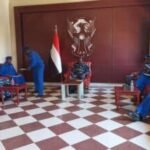 وزير الداخلية يفاجئ الخرطوم بخطة أمنية غير مسبوقة