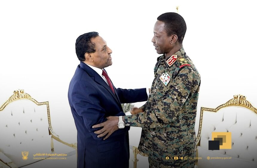 عضو مجلس السيادة الفريق أول ركن كباشي يلتقي رئيس مجلس الوزراء

بورتسودان 3-6-202