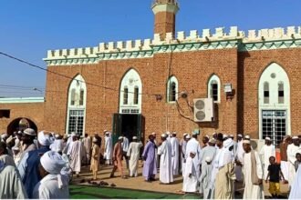 جزيرة توتي تؤدي صلاة العيد بعد عامين من انتهاكات المليشيا الإرهابية

الخرطوم 6-6
